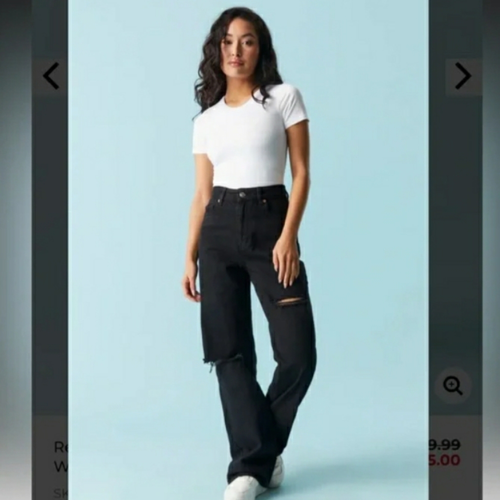 NWT Refuge gray high waisted loose jeans.